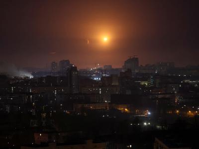 Rusi so zjutraj sprožili obsežen napad na Kijev