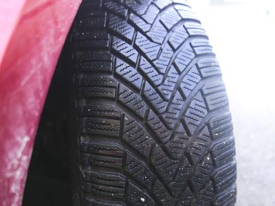 Od danes na motornih vozilih obvezna zimska oprema