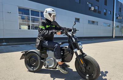 Preplet skuterja in motocikla? Pri BMW imajo zanimivo rešitev. #foto