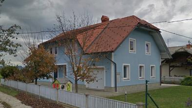 Hiša na Dolenjskem bo v tretje na prodaj tretjino ceneje
