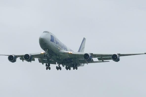 Redek prizor na Brniku: pristal je jumbo jet #video