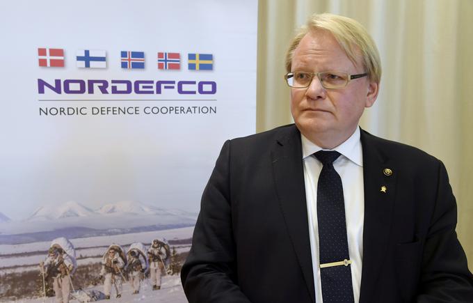 Švedski obrambni minister Peter Hulqvist povečanje obrambnega proračuna upravičuje z ruskimi potezami v zadnjih letih. | Foto: Reuters