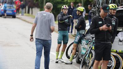 Kakšno je zdravstveno stanje kolesarjev, ki so padli na Dofineji?