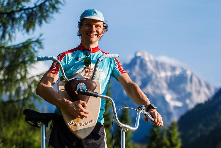 Primož Jurak je novi rekorder dirke Goni Pony. Za 13,5 kilometra od hotela Lek v Kranjski Gori do prelaza Vršič je potreboval zgolj 44 minut in 30 sekund. | Foto: Grega Valančič/Sportida
