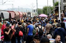 Makedonska policija popustila in v državo spustila vseh 1500 beguncev (foto)