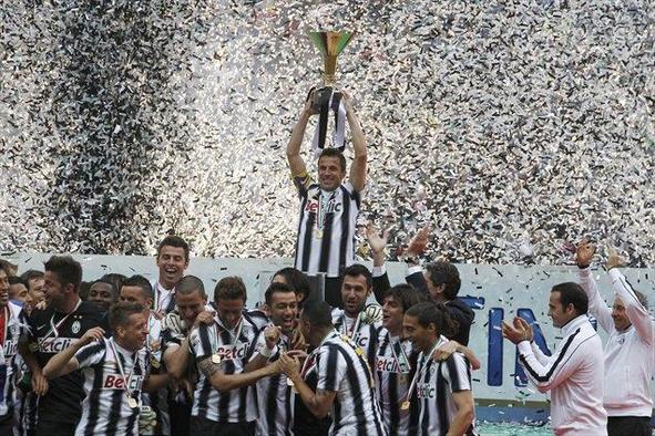 Juventus neporažen, Udinese do lige prvakov