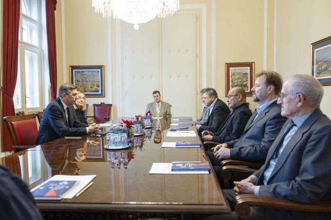 Predsednik republike Borut Pahor je ob zaključku mandata sprejel predsednika in člane komisije vlade za reševanje prikritih grobišč. | Foto: STA/Katja Kodba