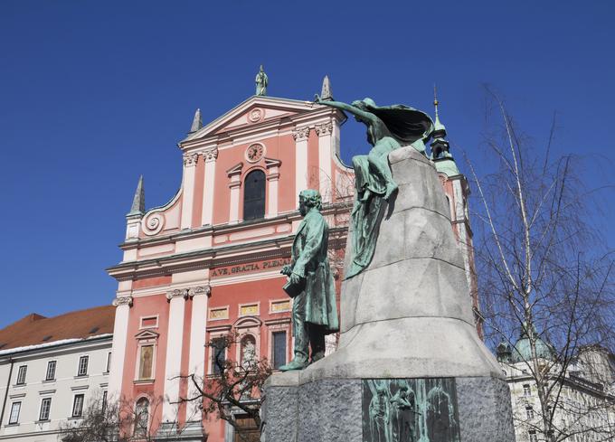 Referendum, ki ga napoveduje največja opozicijska stranka SDS, po besedah Vrečko ni drugega kot plačana predvolilna kampanja s strani opozicije in njenega prvaka Janeza Janše.  | Foto: Shutterstock