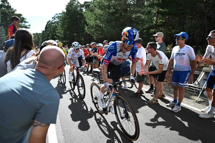 Primož Roglič | Primož Roglič je na zaključnem vzponu izgubil nekaj časa proti Felixu Gallu, a je zadržal drugo mesto v skupnem seštevku Vuelte. | Foto Guliverimage
