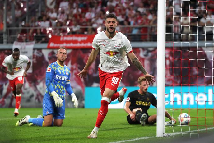 Kamplu ponovno drobtinice. Bayern brez praske, slavil tudi Dortmund.