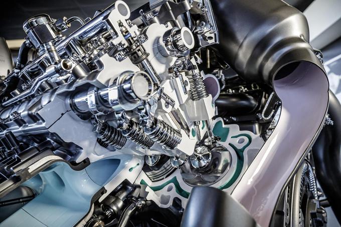 Ta motor bo vključeval tudi izpušni sistem s krmiljenimi loputami, ki bodo vplivale tako na zvok motorja kot tudi na zmogljivosti. | Foto: 