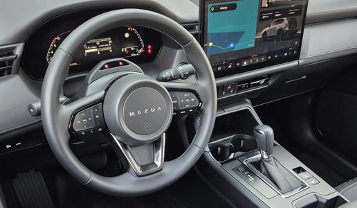 Je uporabnost kaj manjša? Japonski SUV je največjo spremembo doživel znotraj.