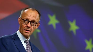 Merz v Bruslju branil zaostritev nemške migracijske politike