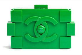 Lagerfeld s Chanelovo legotorbico