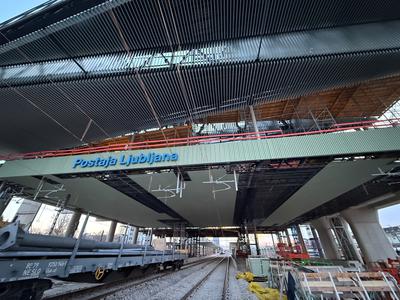 Ob veliki spremembi na ljubljanski železniški postaji tudi informatorji in talne označbe