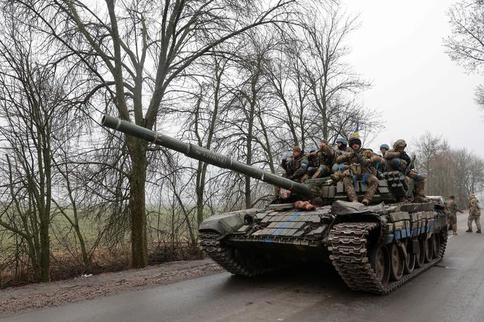 ukrajinska vojska | Pri urjenju ukrajinskih vojakov bi lahko po navedbah državnega sekretarja sodelovalo do nekaj deset pripadnikov Slovenske vojske. | Foto Reuters