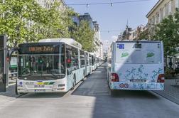 Zakaj je za Slovence uporaba javnega prometa še vedno zadnja izbira?