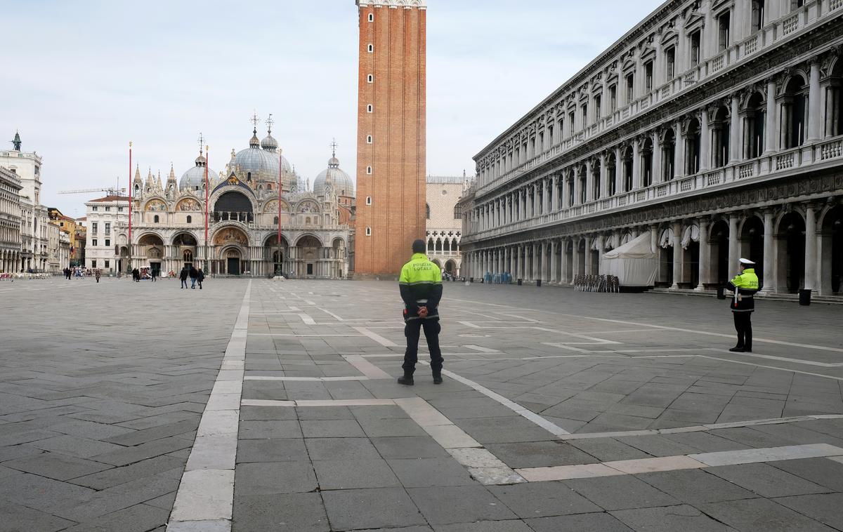 Opustošena italijanska mesta | V Italiji stopajo v veljavo strožji ukrepi. | Foto Reuters