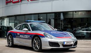 Policisti v Avstriji spet s porschejem 911 #foto