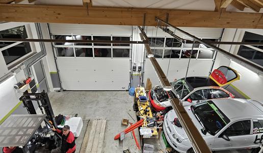 Eno leto po hudem požaru: iz pepela je zrasla nova delavnica #foto