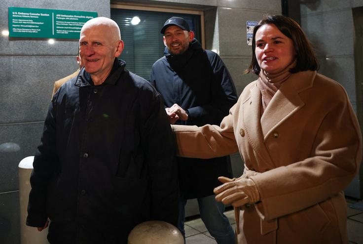 zaporniki, izpuščeni, Belorusija | Foto: Reuters