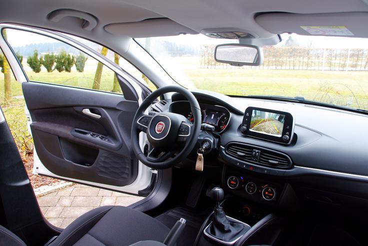 Fiat tipo SW K avdio sistem Uconect spadata 5- oziroma 7-palčni zaslon na dotik (odvisno od stopnje opreme). | Foto: Aleš Črnivec