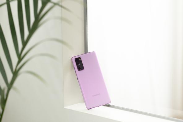 Pozitivno presenečenje: je to pametni telefon leta?
