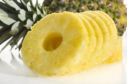 Sladki konec tedna: Ananas v srajčki
