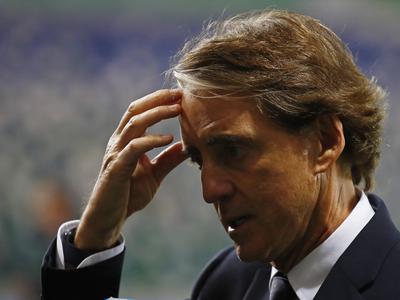 Zinedine Zidane zvečer prvič vodi Francijo, na klop Italije se vrača Roberto Mancini