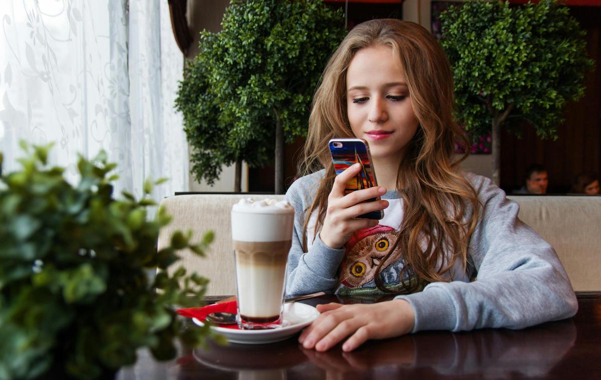 telefon, družabna omrežja | Foto Pexels