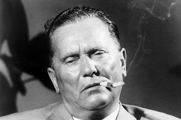 Josip Broz - Tito | Titovi Jugoslaviji je po drugi svetovni vojni uspelo mejo z Italijo potisniti bolj proti zahodu. Italijani, zlasti tisti z desnega političnega spektra, so se s tem seveda težko sprijaznili. To je bil tudi razlog, da so bila pogajanja o Osimskih sporazumih tajna. | Foto Guliverimage