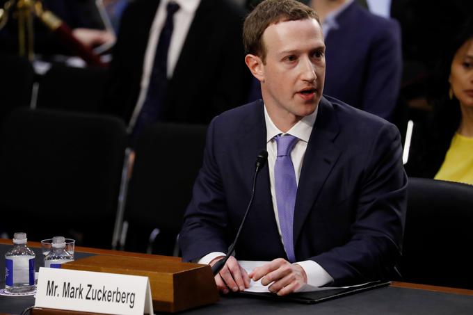 Mark Zuckerberg je moral letos zaradi afer, ki jih je posredno zakuhal Facebook, kar dvakrat na zaslišanje pred politični vrh: enkrat pred ameriškega in enkrat pred evropskega.  | Foto: Reuters