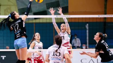 Štajerke zapretile, Kamničanke so se reševale v petem nizu