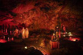 Žive jaslice v Postojnski jami