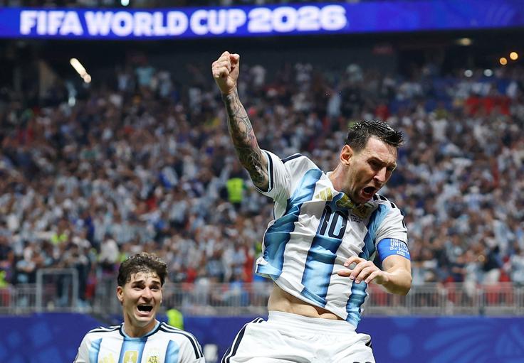 Lionel Messi je izenačil na 2:2. Argentina je vstala od mrtvih. | Foto: Reuters