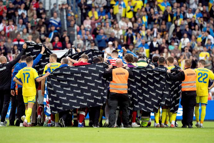 Christian Eriksen | Christian Eriksen se je v nedeljo zgrudil med tekmo. | Foto Reuters