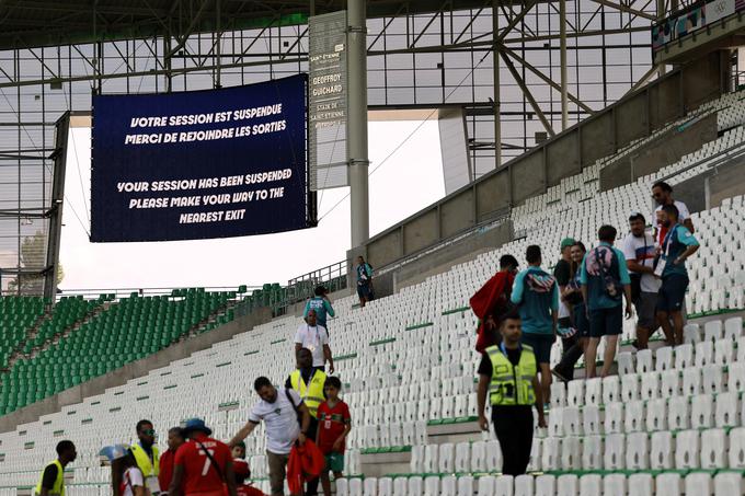 Gledalci niso videli zaključka tekme. | Foto: Reuters