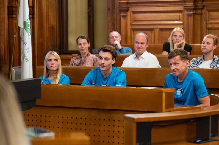 Nina Gubanc, Jakob Medved, Primož Kobe, Vid Botolin V elitni skupini slovenskih tekačevo so tudi Nina Gubanc, Jakob Medved in rekorder Primož Kobe. | Foto: Boštjan Podlogar/STA