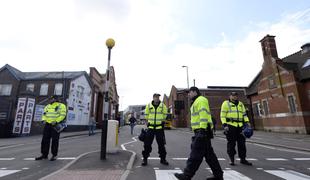 Večji incident v Angliji: je šlo za teroristični napad?