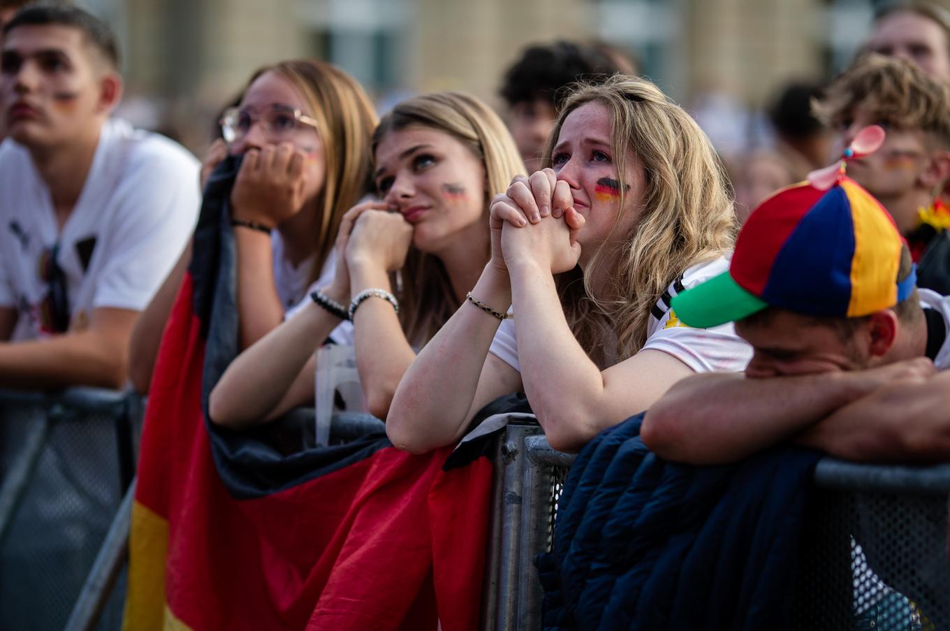 Os torcedores alemães tiveram dificuldade em aceitar a desistência do elfo contra a Espanha. | Foto de : Gulliverimage