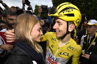 Pogačar presenetil v intervjuju za L'Equipe: o koncu kariere, psihični utrujenosti in zmagi na Pariz–Roubaixu