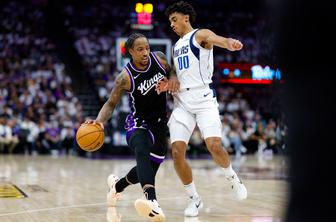 DeMar DeRozan v restavraciji  "obračunal" z neznancem #video