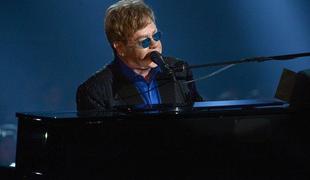 Elton John v boju proti aidsu