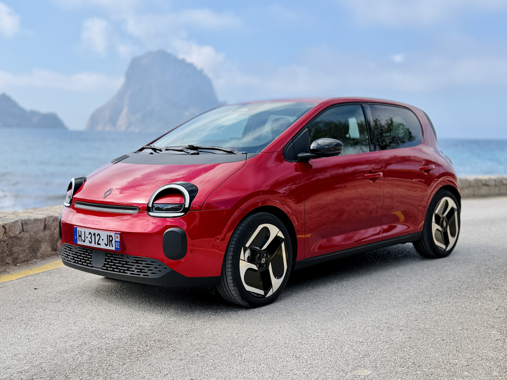 Renault twingo bo adut Renaulta in tudi Revoza. | Foto: Gregor Pavšič