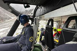 Pohodnika ugriznila kača, po pomoč s helikopterjem