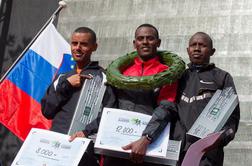 Etiopsko-kenijsko zmagoslavje na maratonu (foto in video)