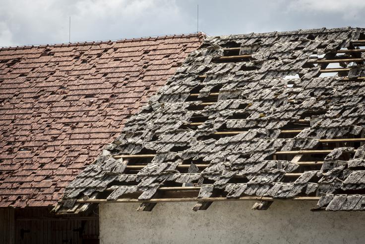 Posledice toče v Črnomlju, v Beli krajini. | Foto: Bojan Puhek