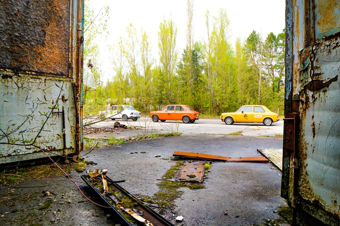 Življenje v 30-kilometrskem pasu okrog nekdanje jedrske elektrarne se je ustavilo spomladi leta 1986. | Foto: Meris Čulić