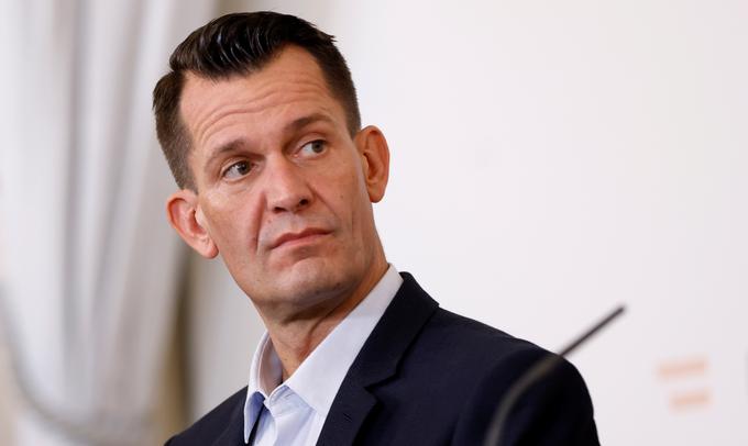 Avstrijski minister za zdravje Wolfgang Mückstein upa, da se bo zaradi ukrepov za cepljenje odločilo več prebivalcev.   | Foto: Reuters