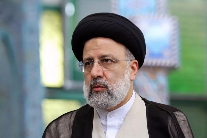 Ebrahim Raisi | 60-letni klerik Ebrahim Raisi, prvi mož iranskega pravosodja, pripada ultrakonservativnemu taboru. Zanj veljajo ameriške sankcije, v preteklosti pa so ga povezovali z usmrtitvami političnih zapornikov. | Foto Reuters